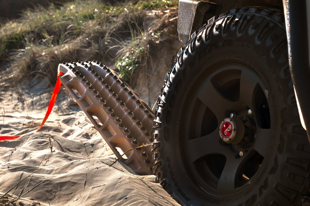 MAXTRAX XTREME Desert Tan Recovery Boards - Merch-Mkt